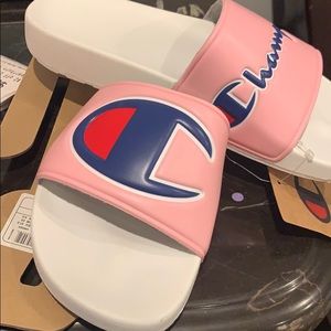 Champion women’s size youth 5 woman’s (7) us.